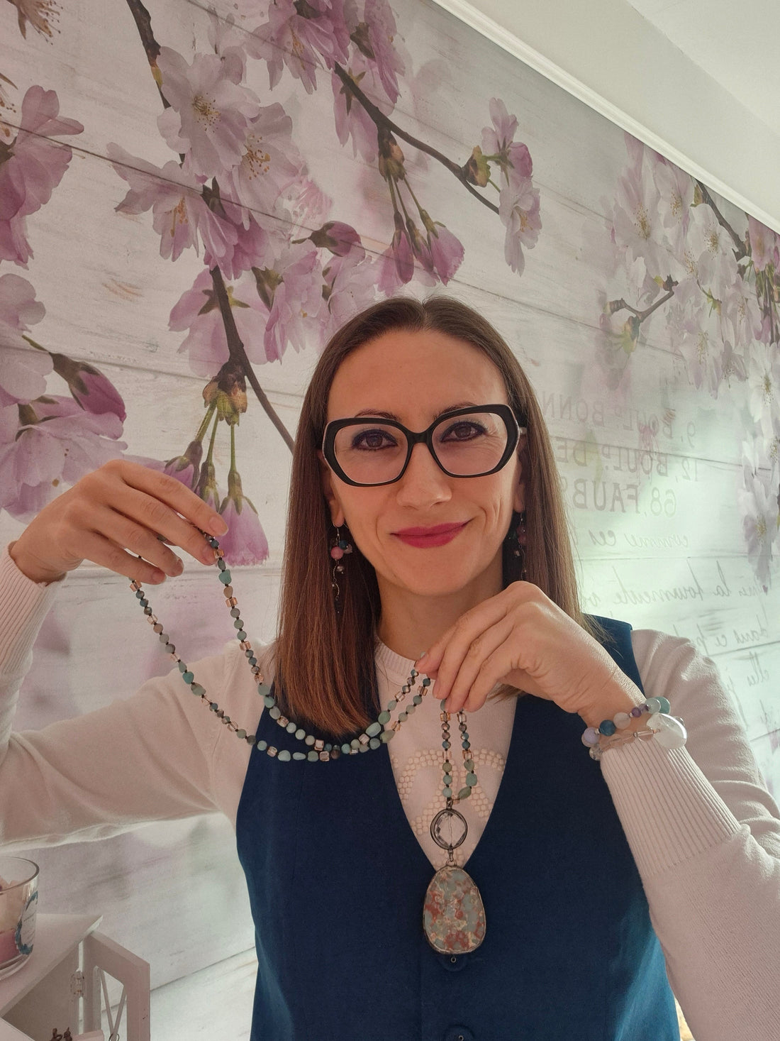 Годината на Огнения Кон 2026 - кои естествени камъни носят късмет?