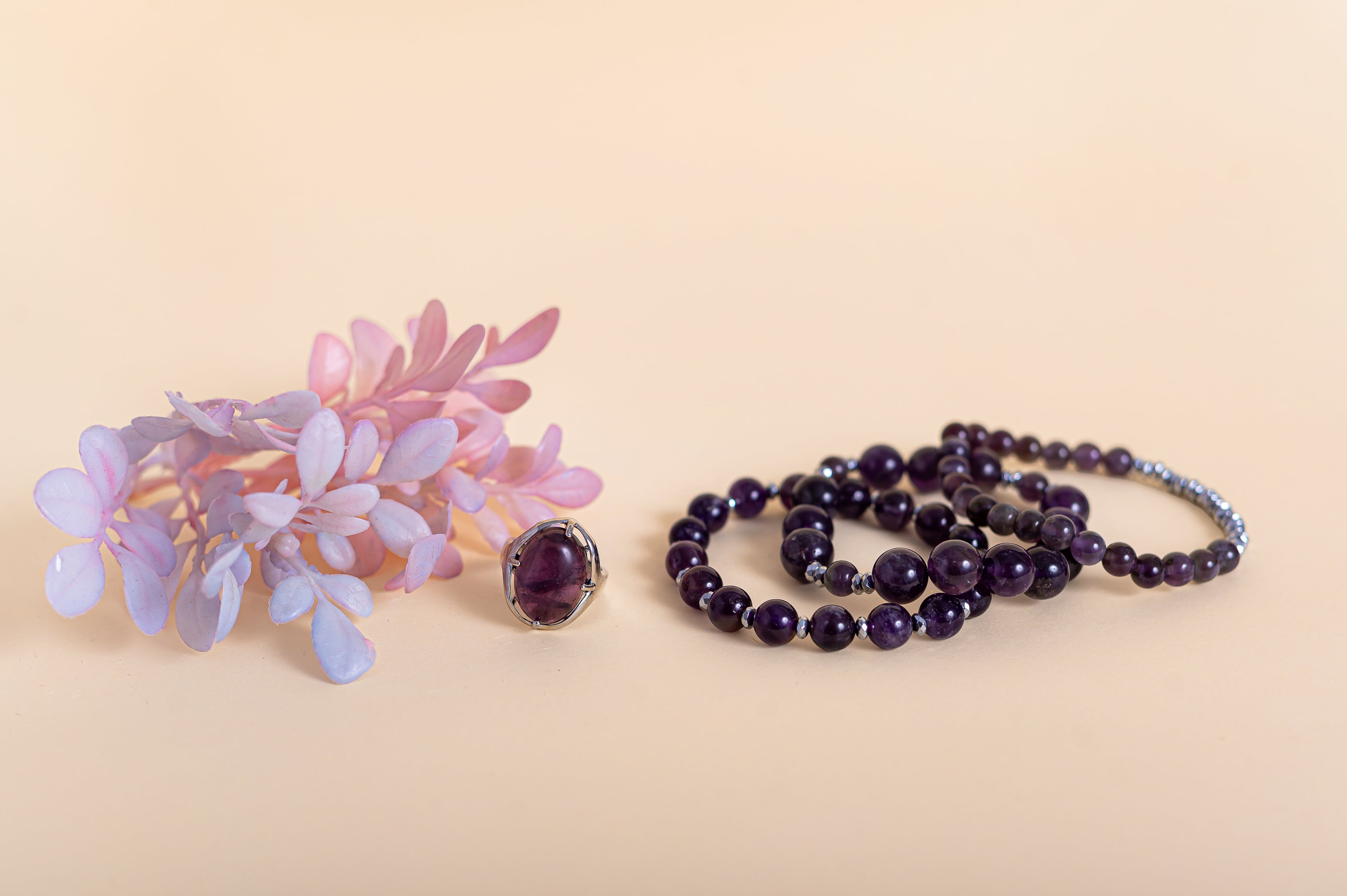 Комплект от три гривни с аметист и хематит