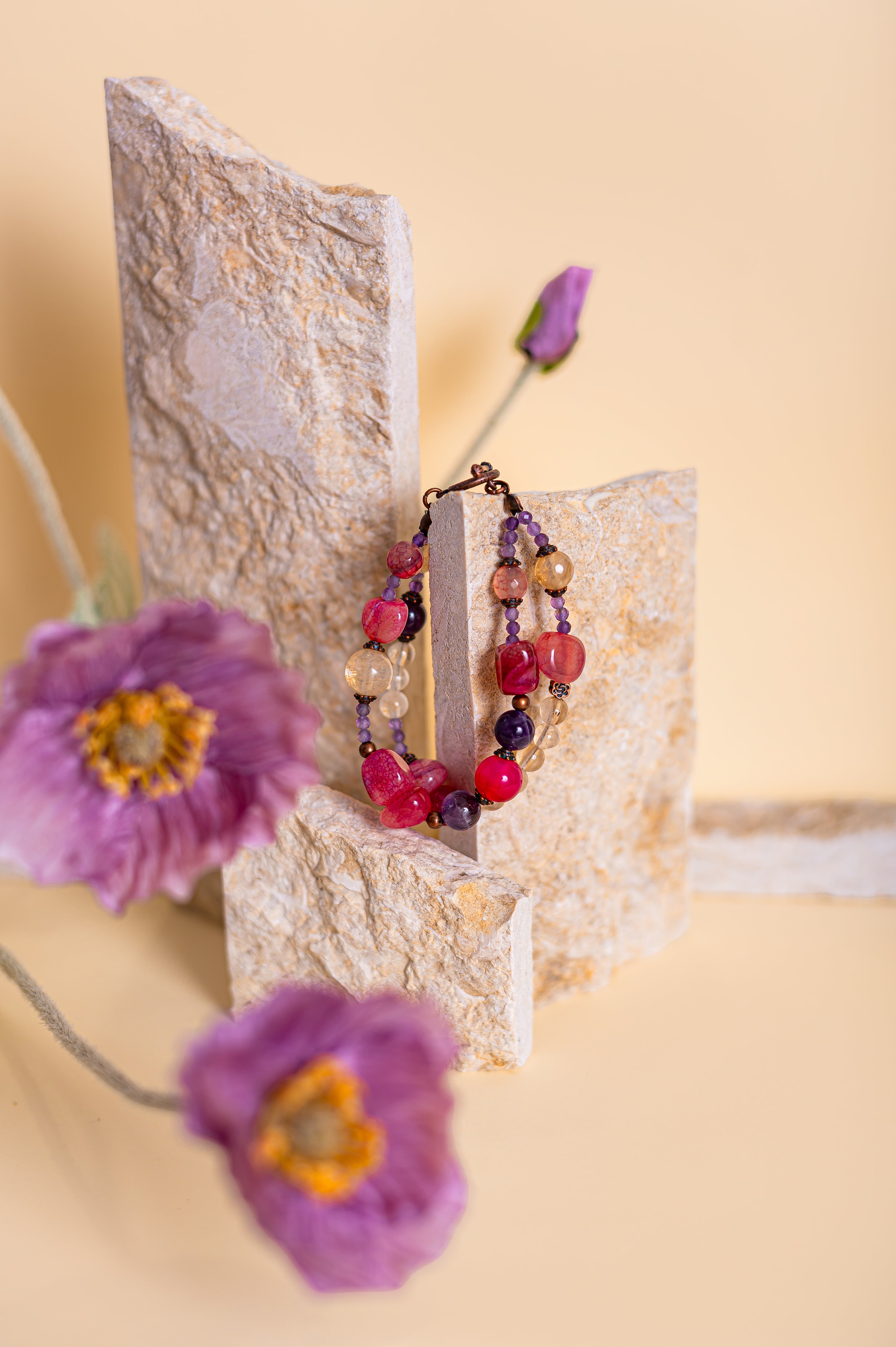 Двойна гривна с естествени камъни за сила и вътрешен мир