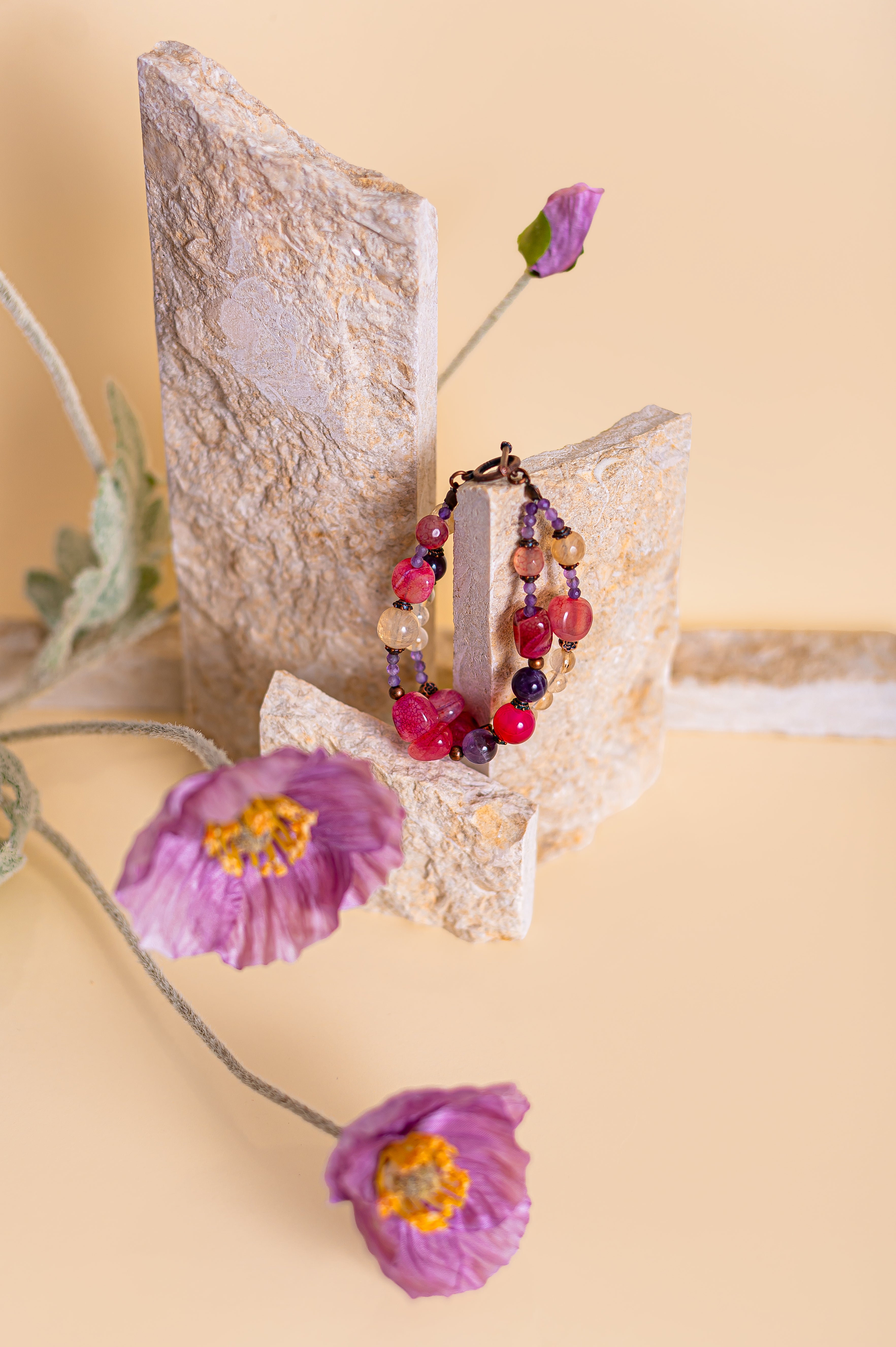 Двойна гривна с естествени камъни за сила и вътрешен мир