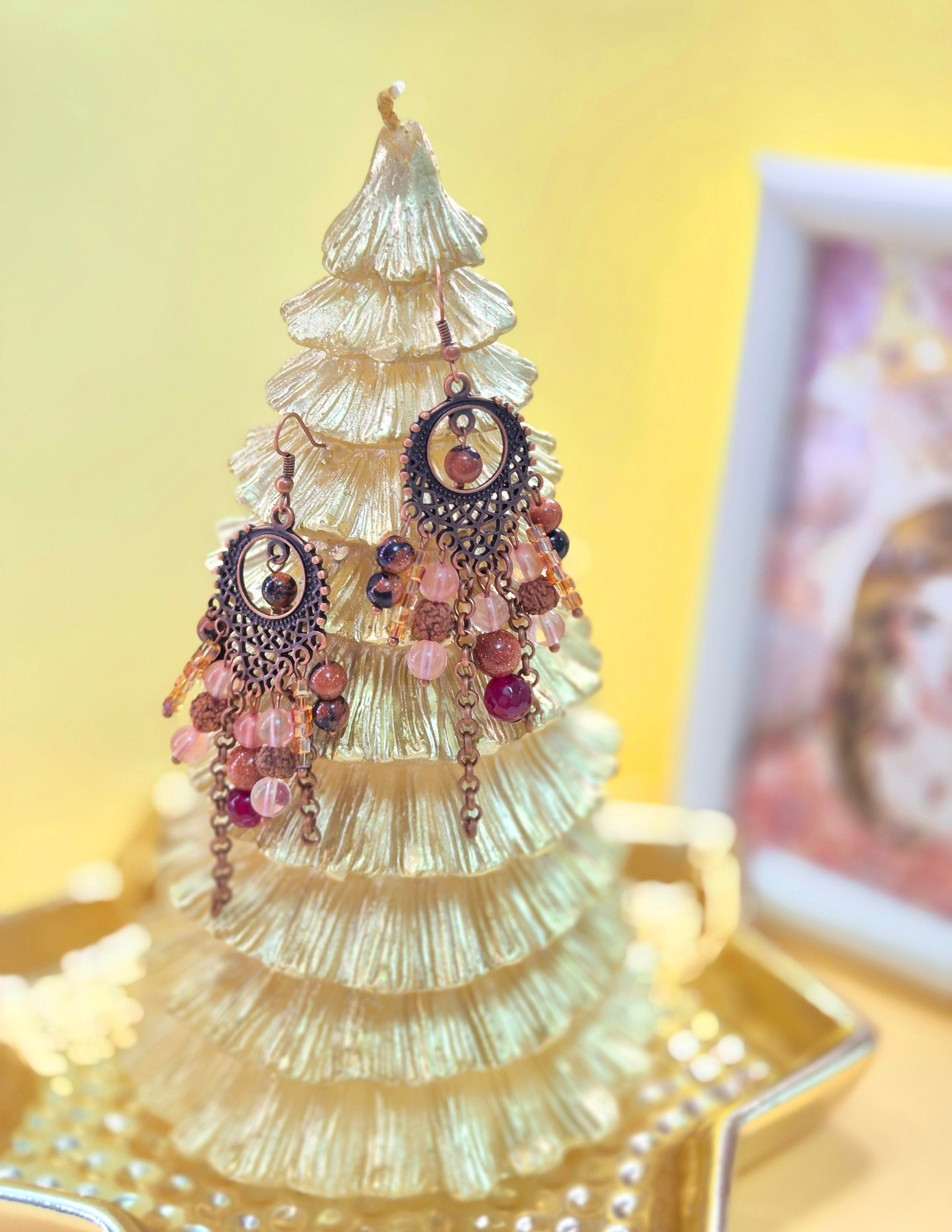 Дълги обеци с рудракша, слънчев камък, черешов кварц и ахат