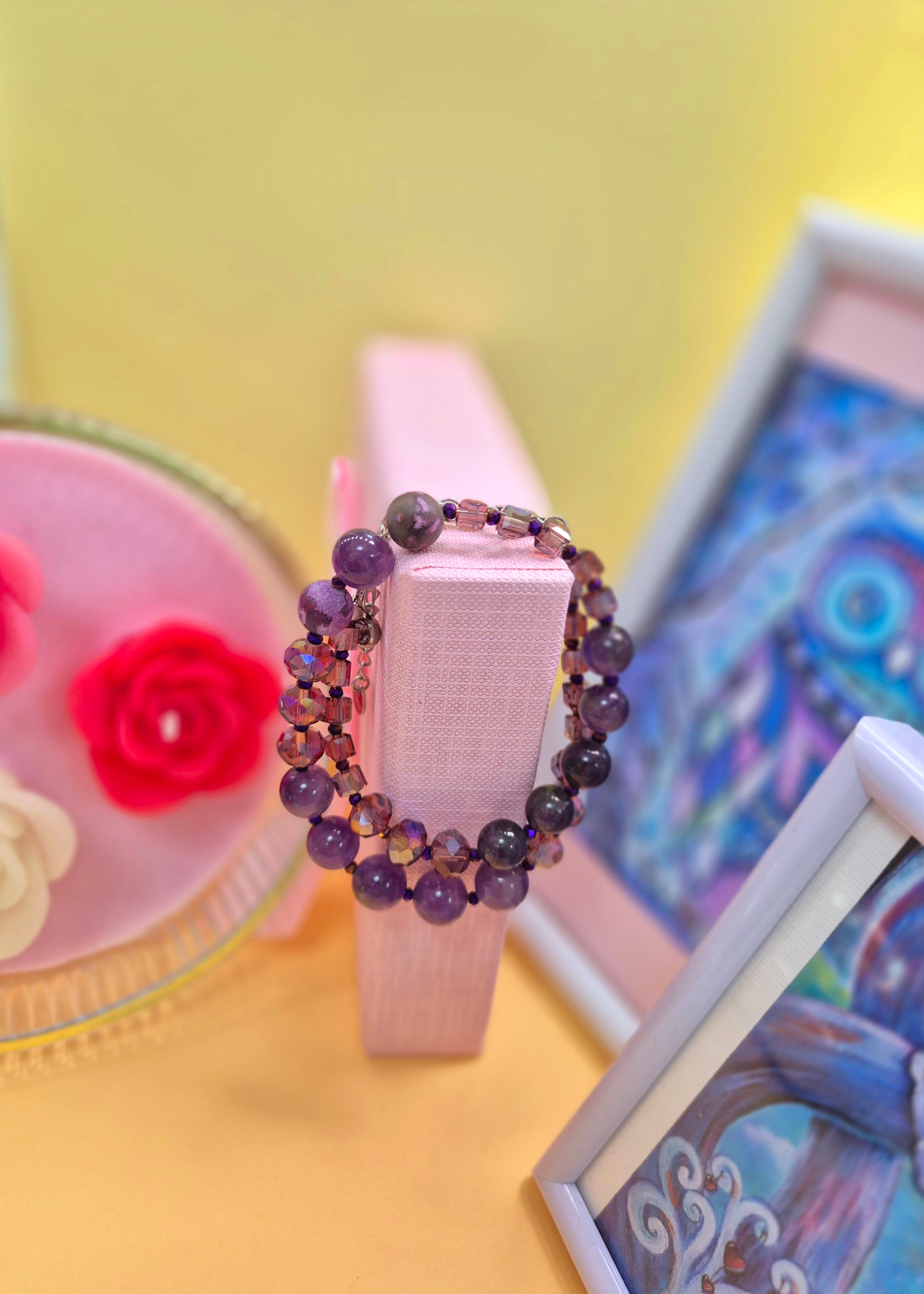 Двойна гривна „Лилава магия“ с аметист, чароит и кристали