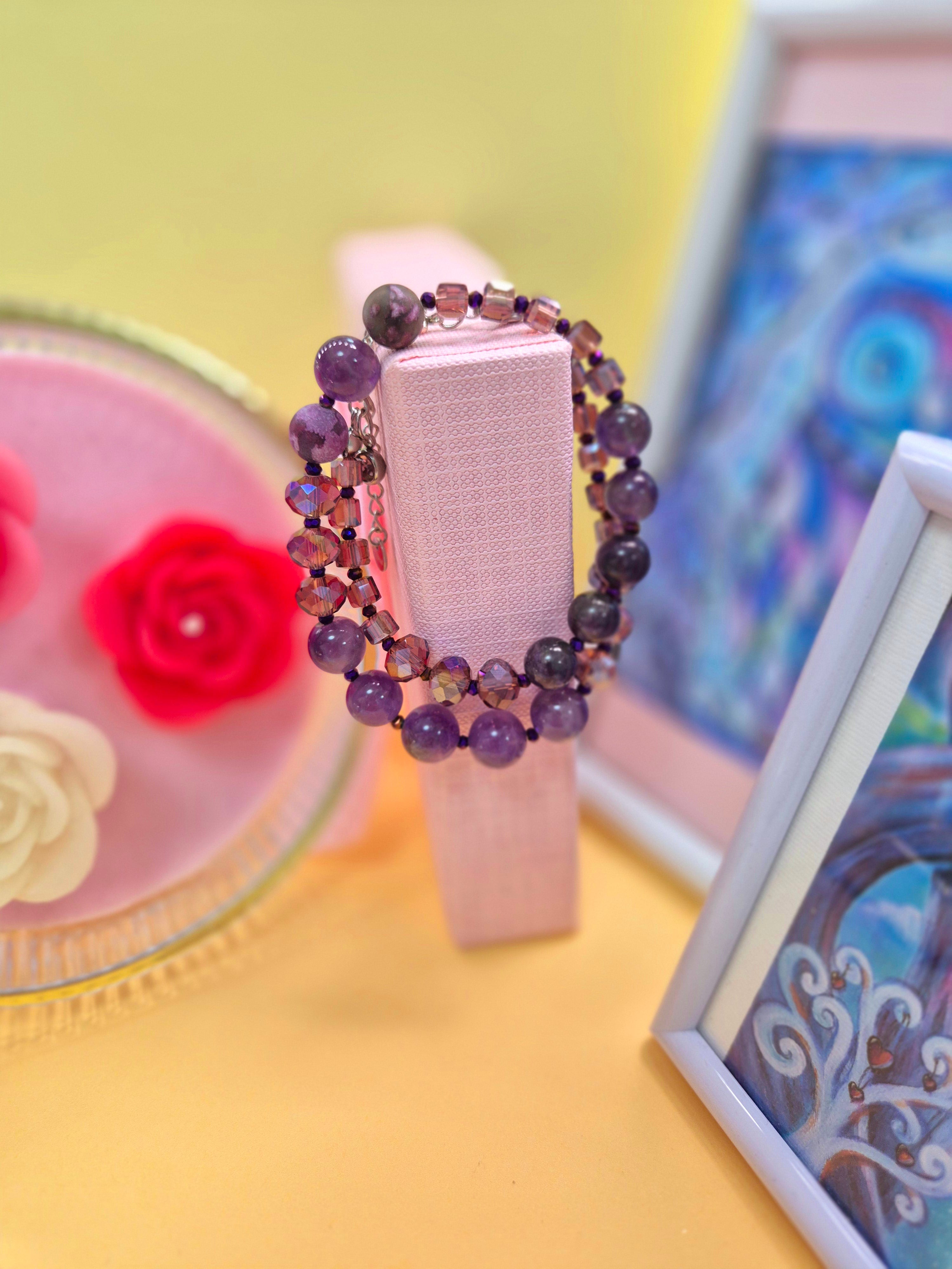 Двойна гривна „Лилава магия“ с аметист, чароит и кристали